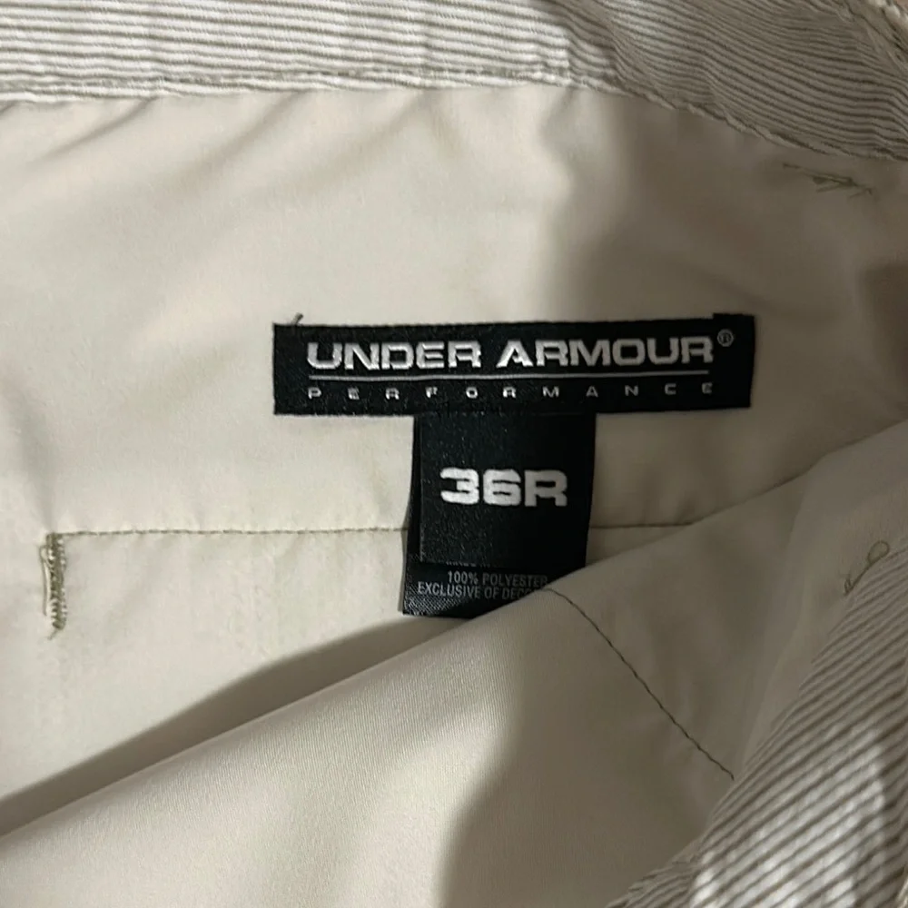 Under Armour Performance Shorts Men 36 Beige Plaid Chino Lightweight Golf